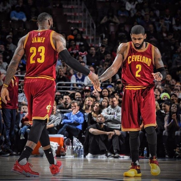 伤害占比与 伤害占比与